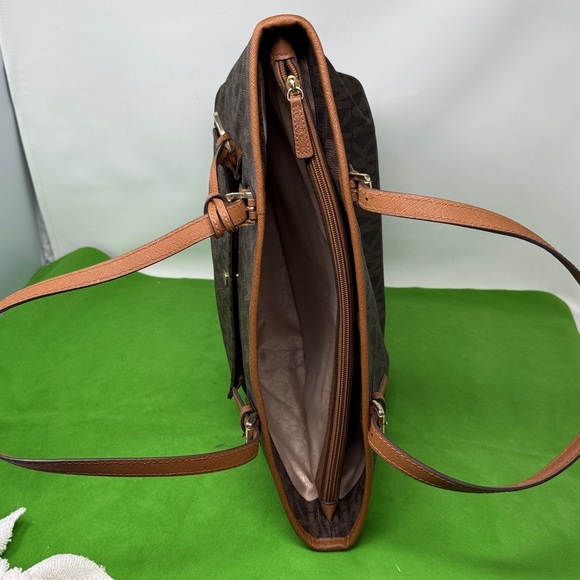 MICHAEL KORS BROWN LOGO LARGE TOTE WITH FRONT POCKET - Picture 12 of 16